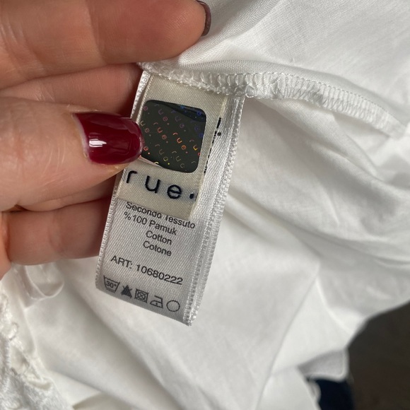 Fancy lace dress - Picture 12 of 12